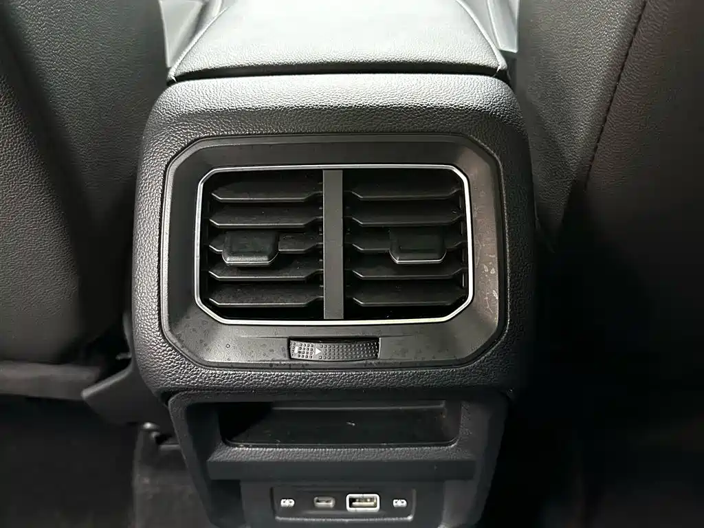Volkswagen Tiguan L 2023 — фото 16
