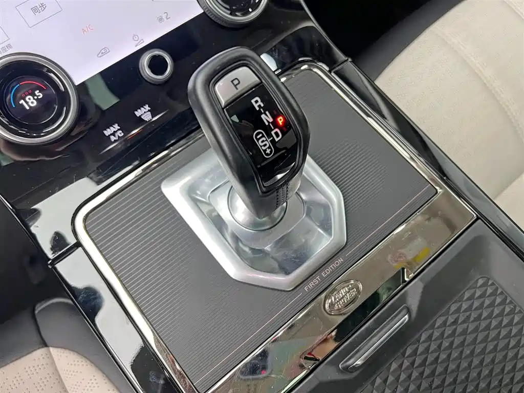 Land Rover Evoque 2022 — фото 20