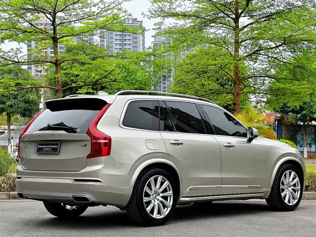 Volvo XC90 2018 — фото 8