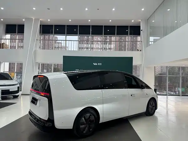 Li Auto MEGA 2024