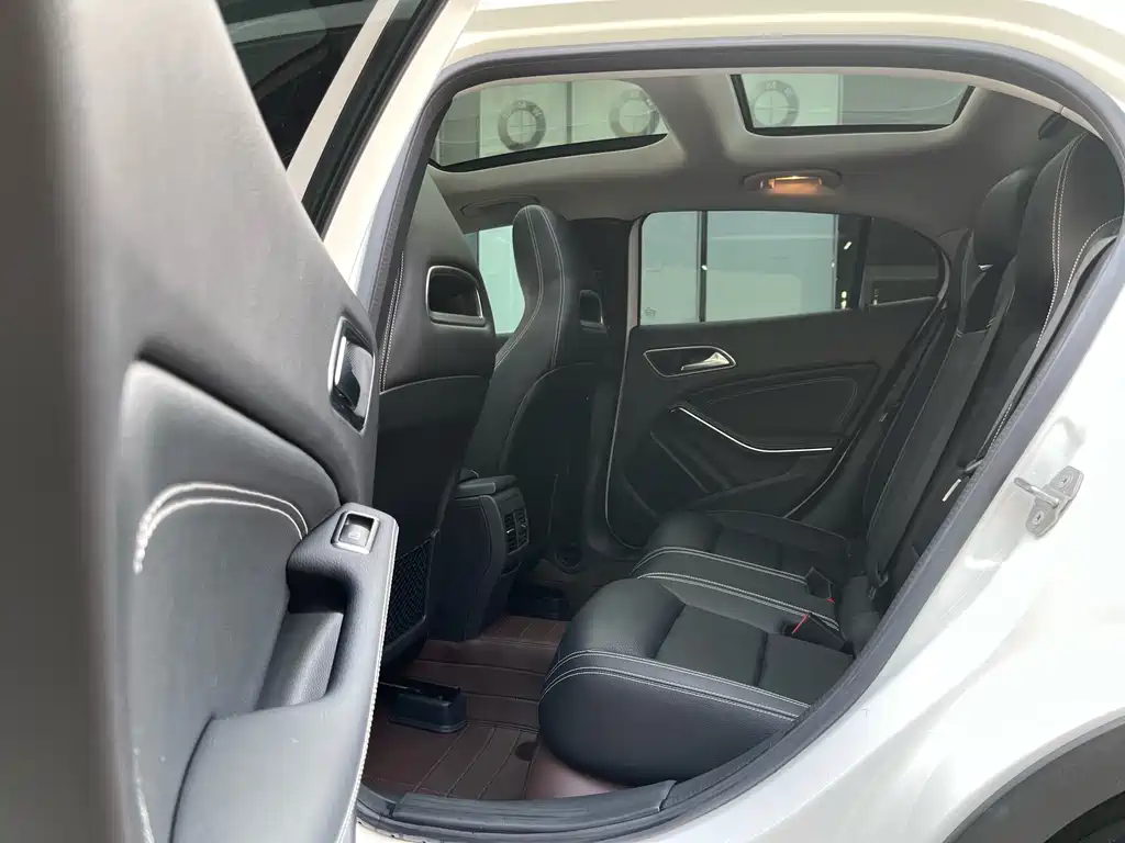 Mercedes-Benz GLA 2018 — фото 14