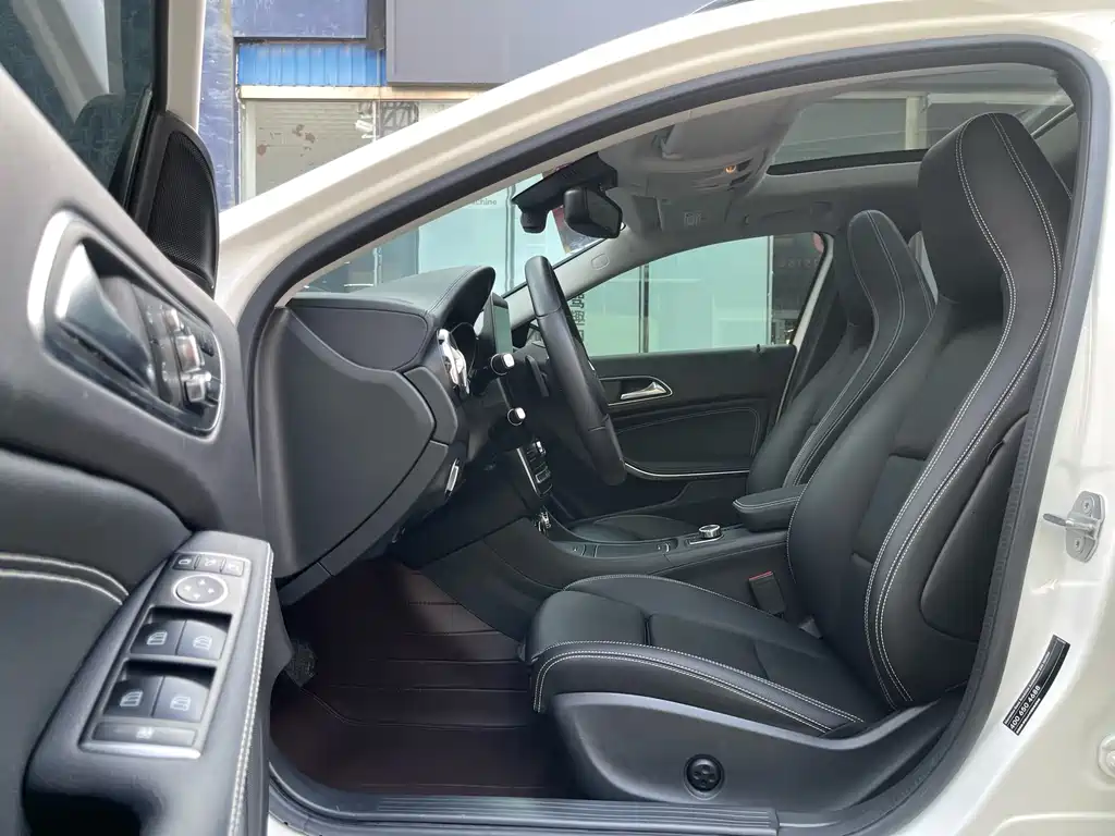 Mercedes-Benz GLA 2018 — фото 12