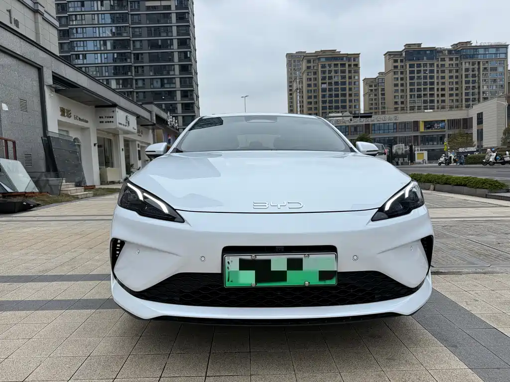 BYD Seal 05 DM-i 2025 — фото 2