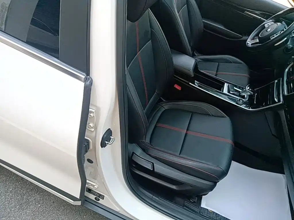 Kia KX3 2020 — фото 25