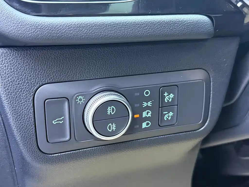 Ford Escape 2021 — фото 25
