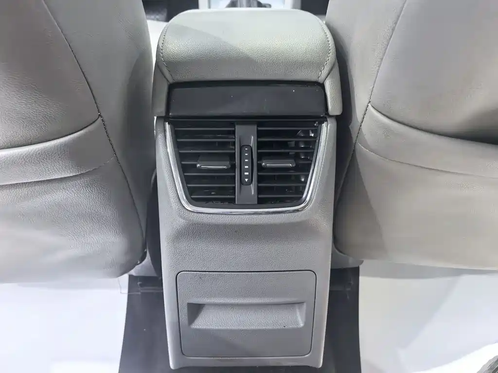 Skoda Octavia 2015 — фото 11