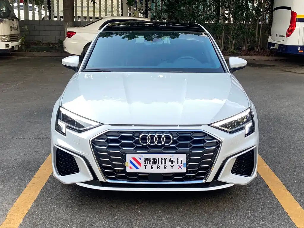 Audi A3 2023 — фото 4