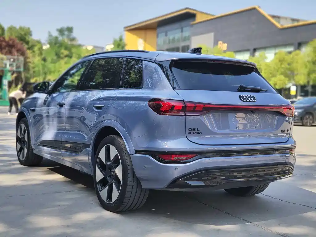 Audi Q6L e-tron 2025 — фото 4
