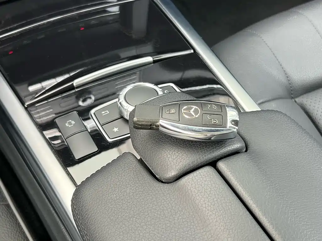 Mercedes-Benz E-Class 2016 — фото 26