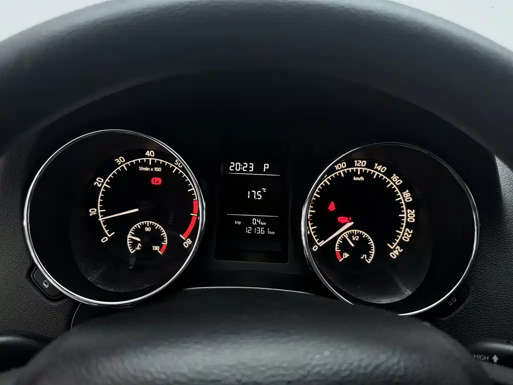 Skoda Yeti 2018 — фото 10