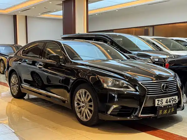 Lexus LS 2013