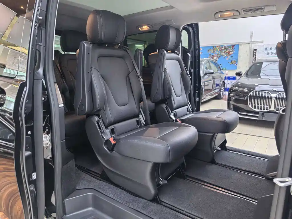 Mercedes-Benz V-Class 2024 — фото 14