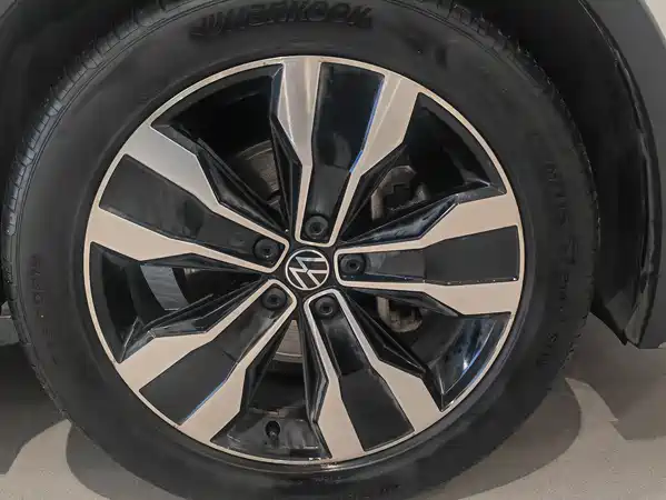 Volkswagen Tiguan L 2023