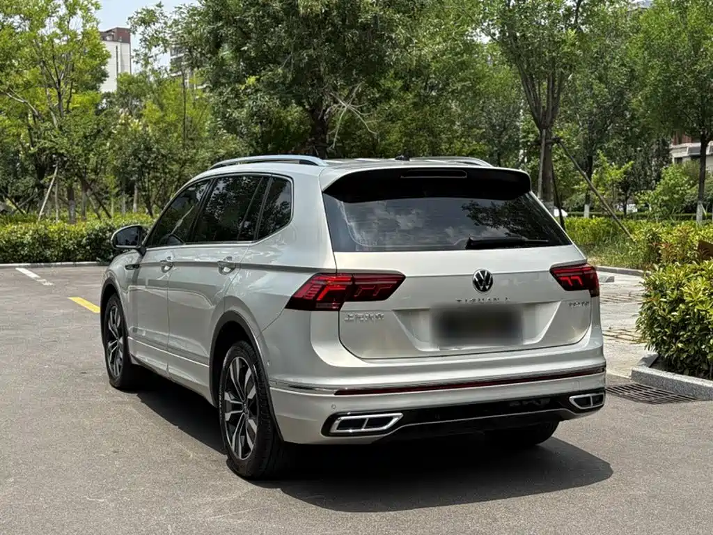 Volkswagen Tiguan L 2023 — фото 25