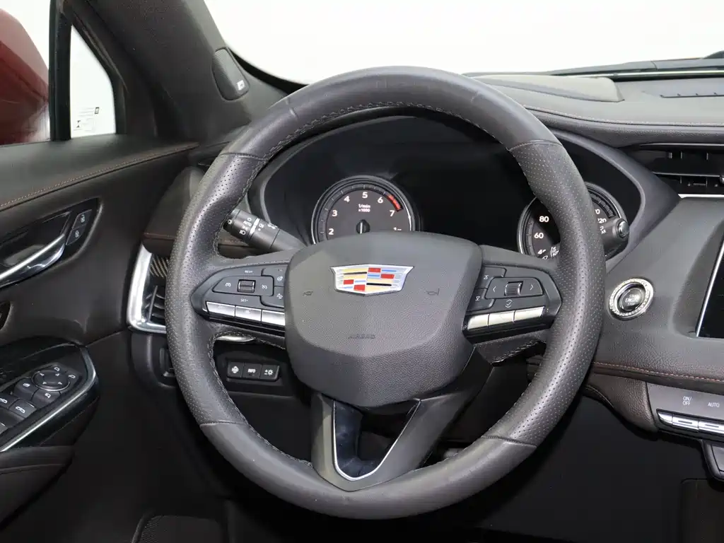 Cadillac XT4 2022 — фото 18
