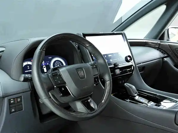 Toyota Vellfire 2024