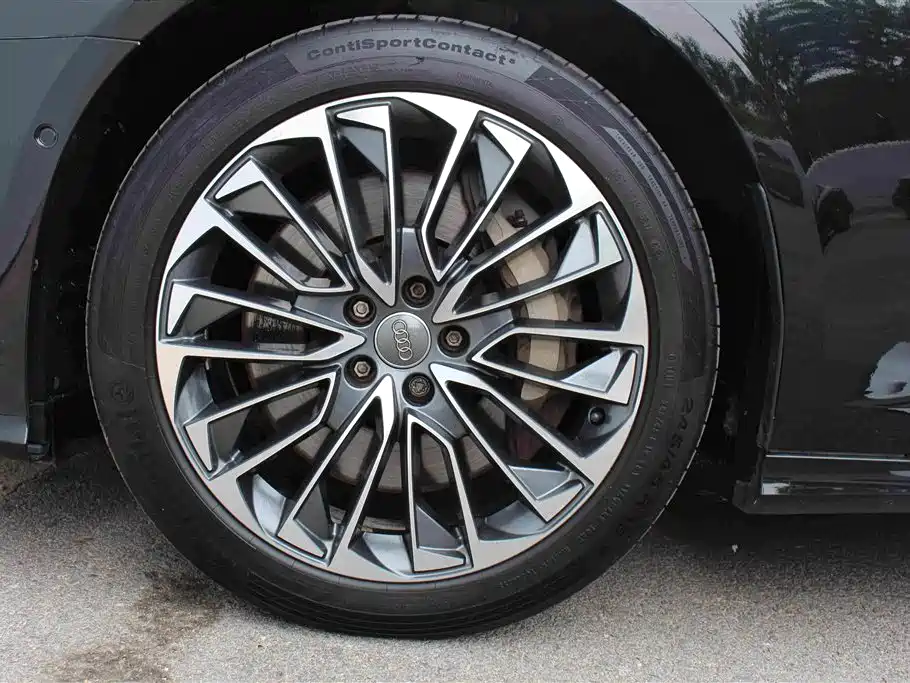 Audi A6L New Energy 2020 — фото 13