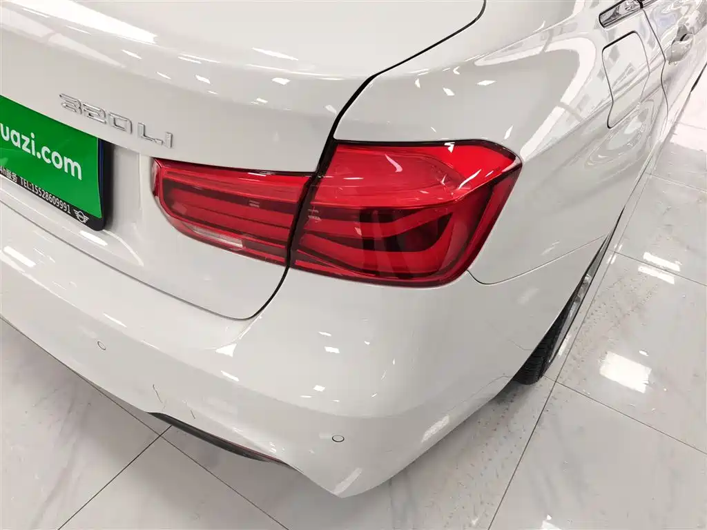 BMW 3 Series 2017 — фото 24