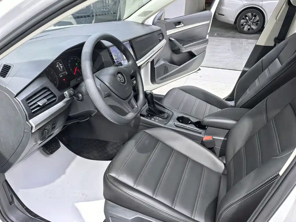 Volkswagen Lavida 2020 — фото 11