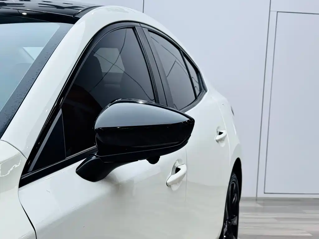 Mazda 3 Axela 2022 — фото 23