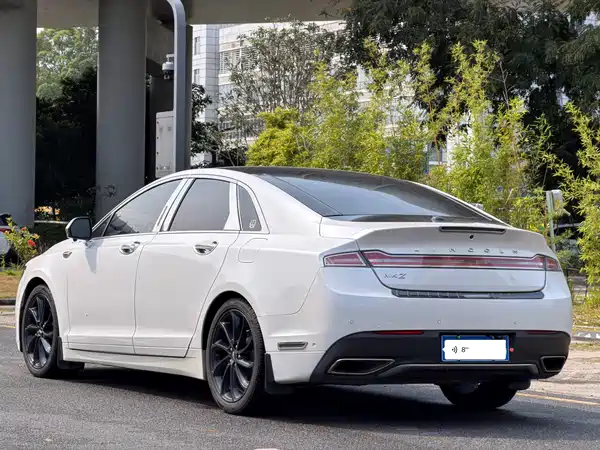 Lincoln MKZ 2020