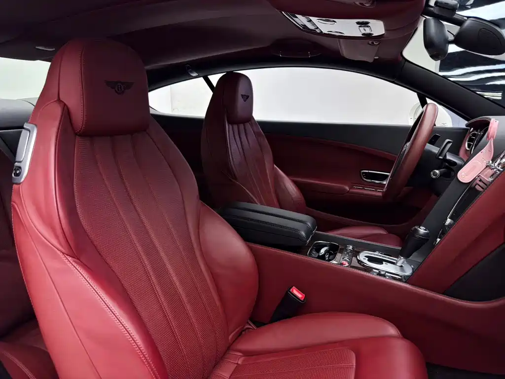 Bentley Continental 2013 — фото 16