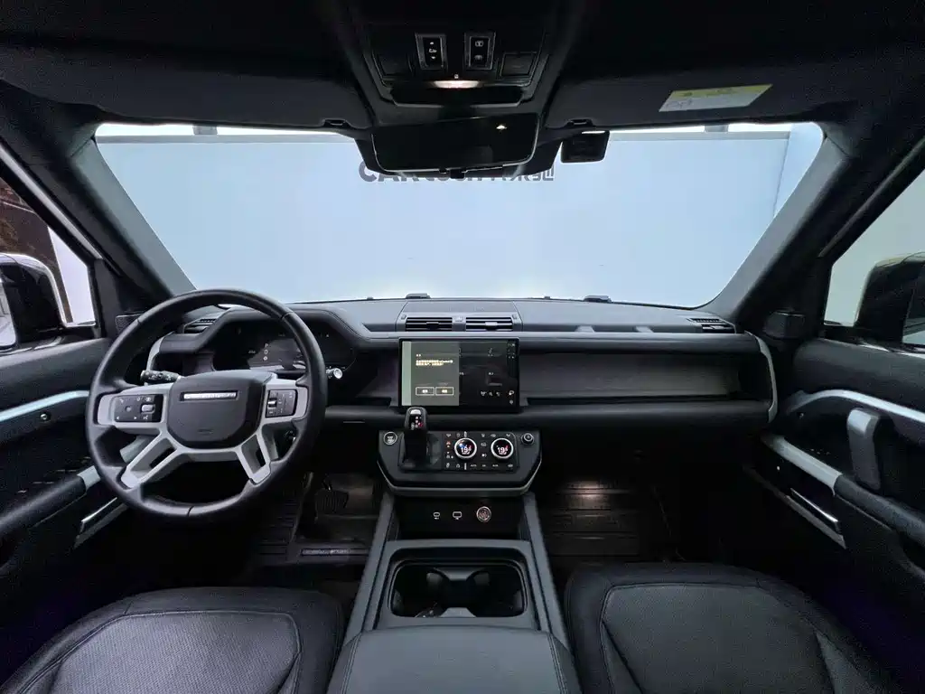 Land Rover Defender 2024 — фото 9