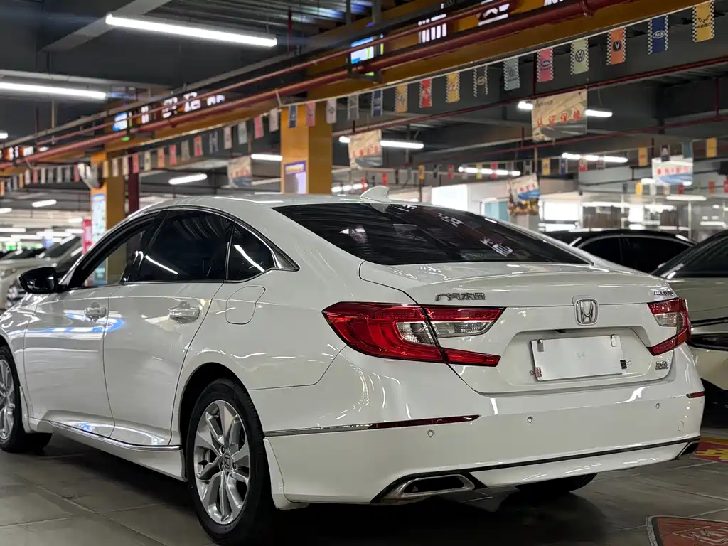 Honda Accord 2020 — фото 16