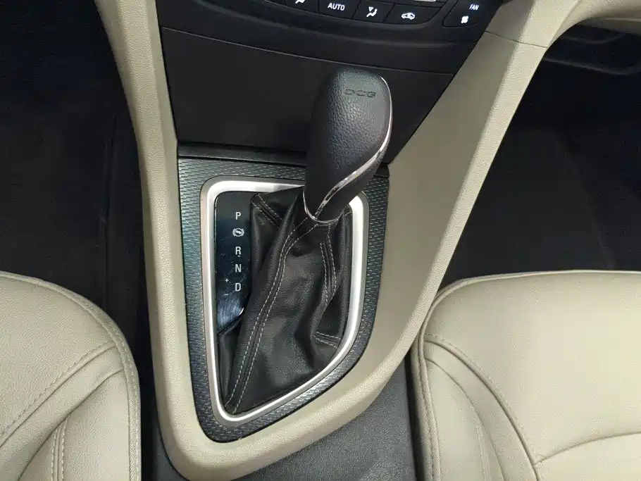 Buick Excelle 2019 — фото 16