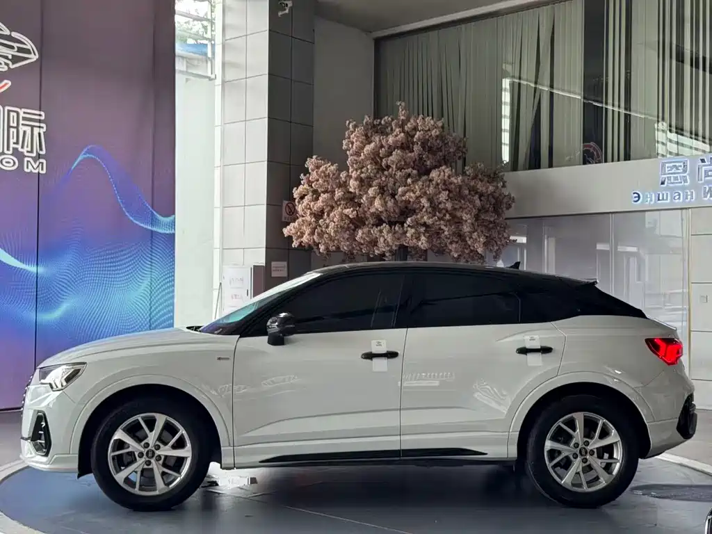 Audi Q3 Sportback 2022 — фото 10
