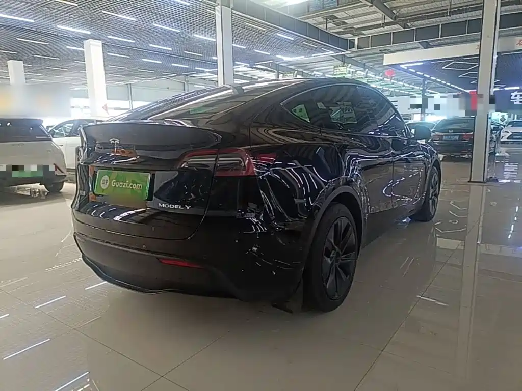 Tesla Model Y 2023 — фото 7
