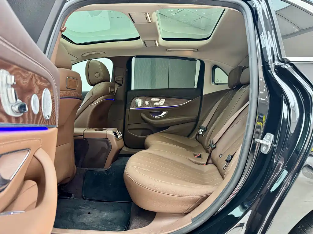 Mercedes-Benz E-Class 2020 — фото 11