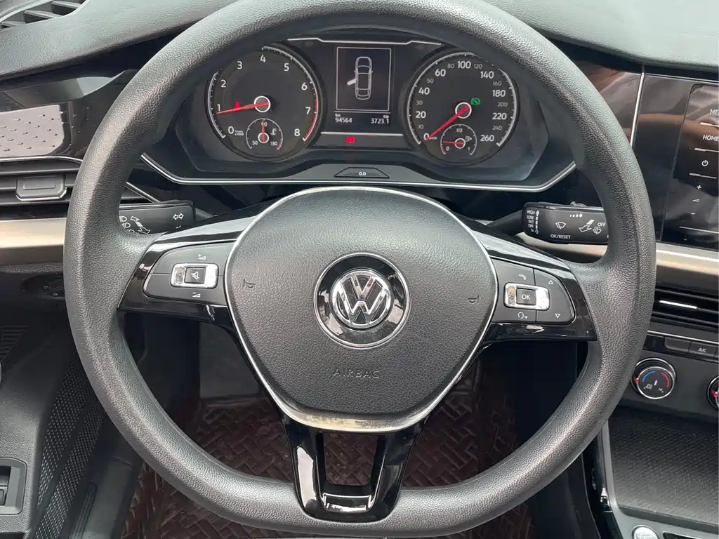 Volkswagen Passat 2023 — фото 11
