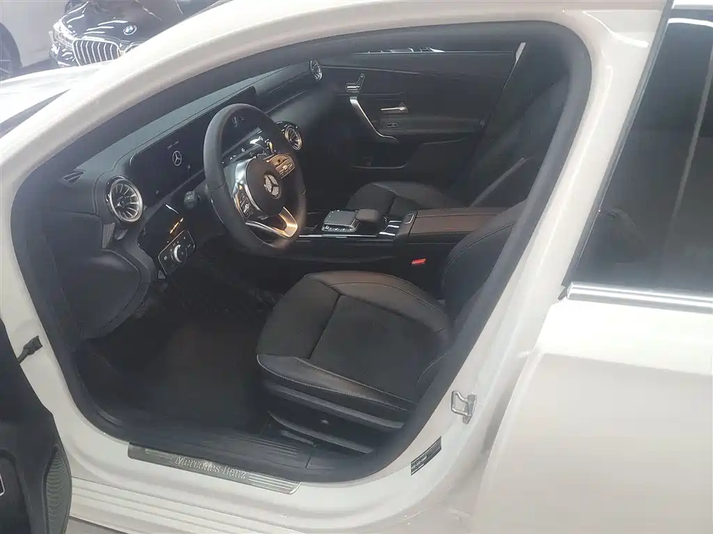 Mercedes-Benz A-Class 2022 — фото 15