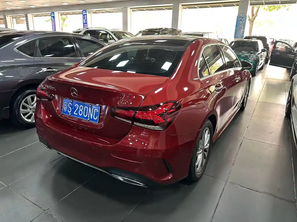 Mercedes-Benz A-Class 2019 — фото 14