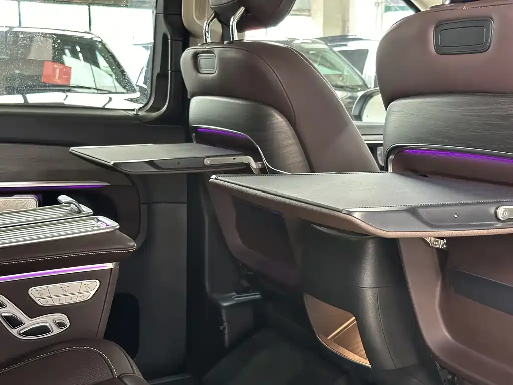 Mercedes-Benz V-Class 2024 — фото 13