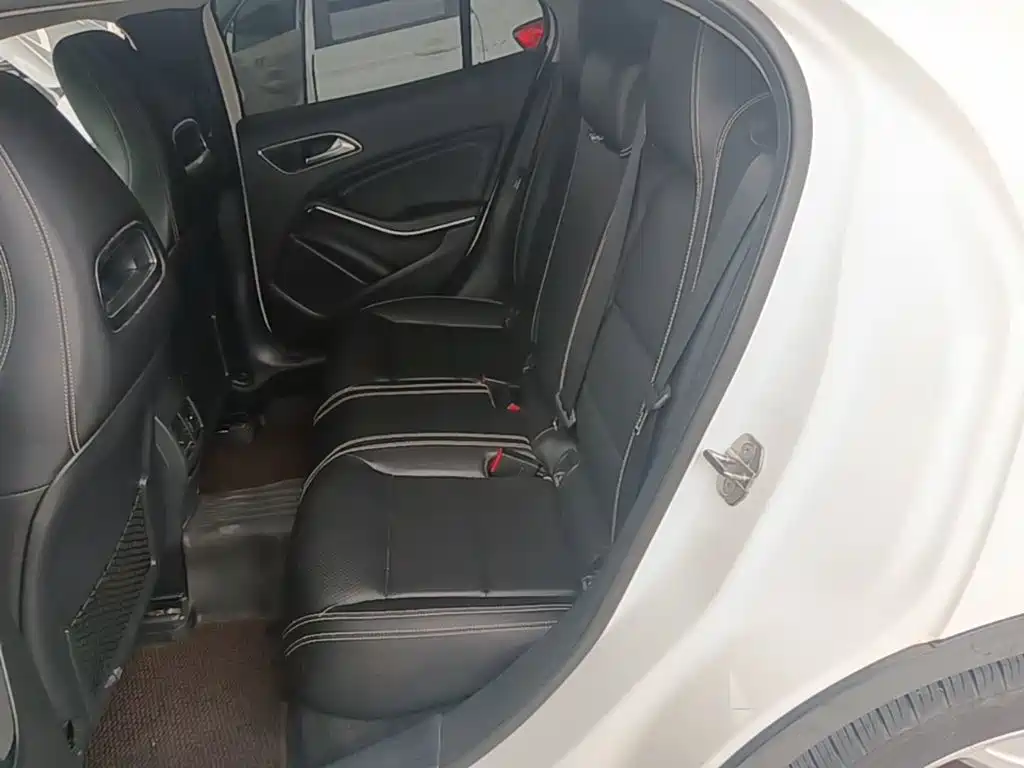 Mercedes-Benz GLA 2018 — фото 17