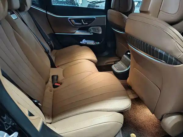 Mercedes-Benz E-Class 2025