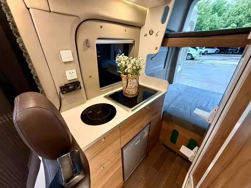 Maxus V90 RV 2023 — фото 8