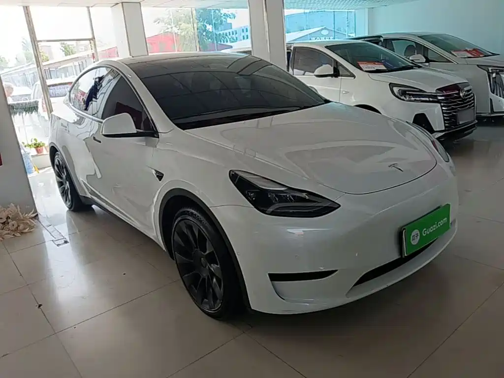 Tesla Model Y 2023 — фото 4