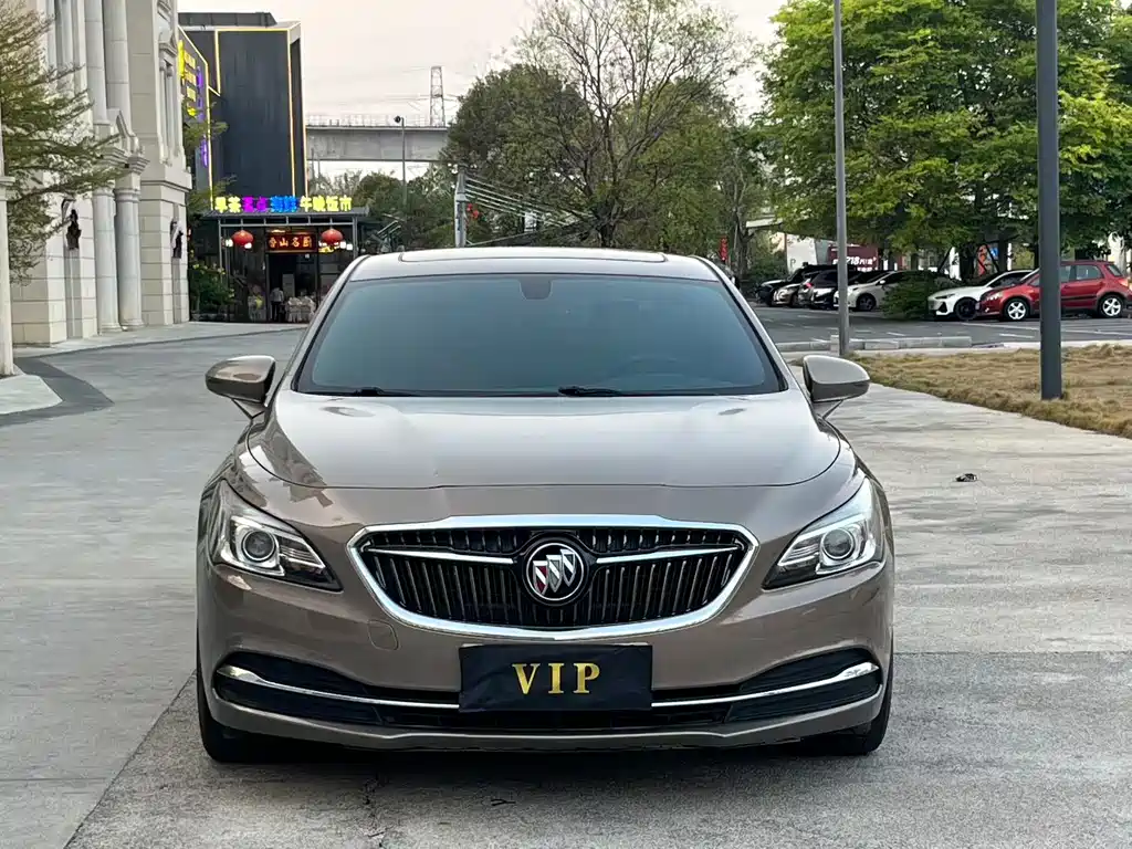 Buick LaCrosse 2017 — фото 2