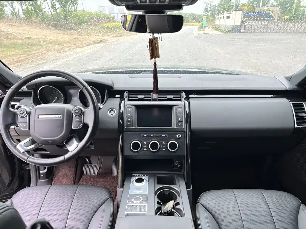 Land Rover Discovery 2017 — фото 12