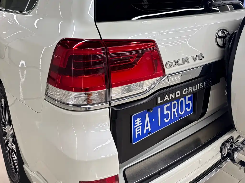 Toyota Land Cruiser 2020 — фото 30