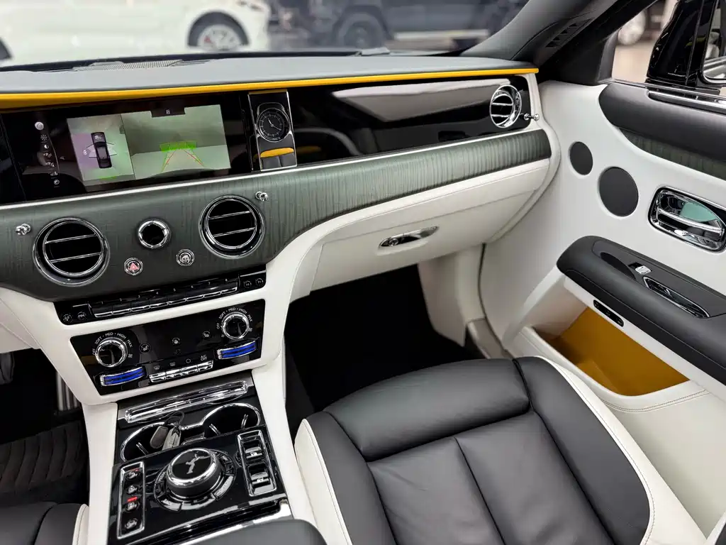 Rolls-Royce Ghost 2021 — фото 13
