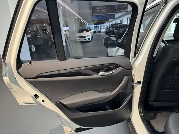 BMW X1 2012