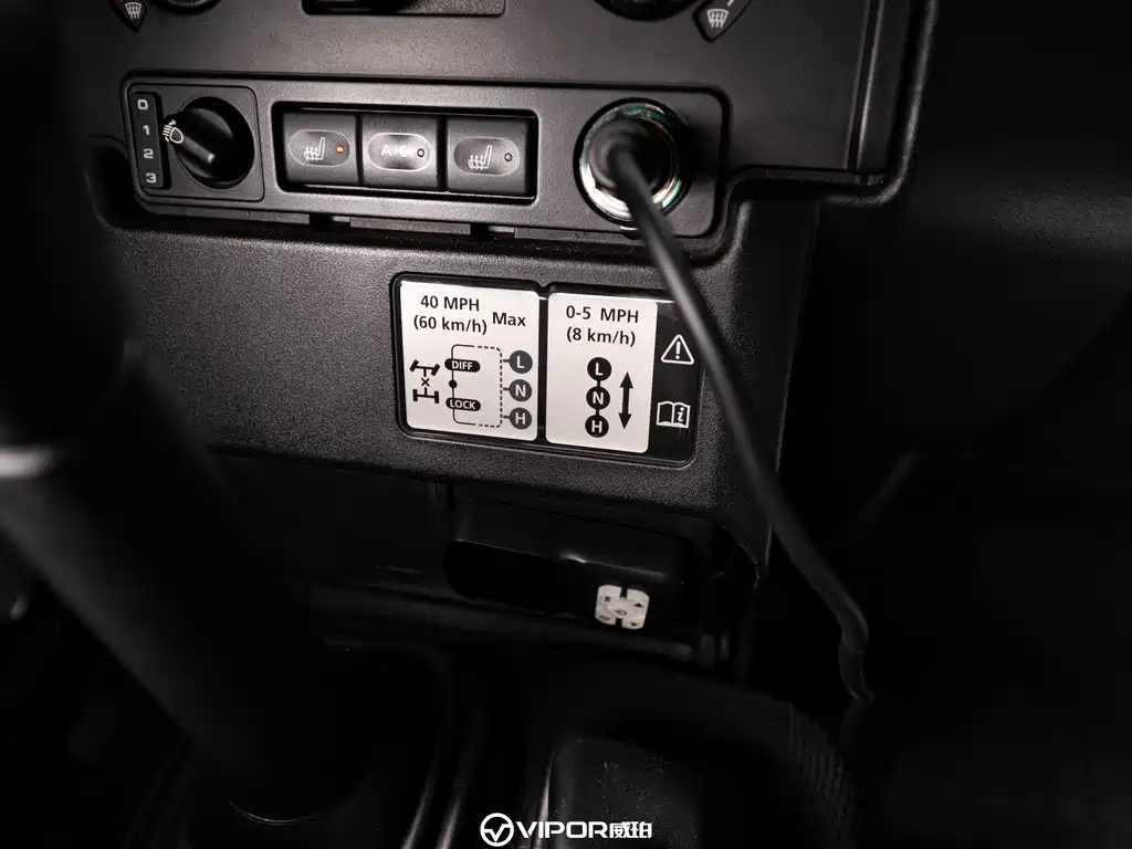 Land Rover Defender 2016 — фото 12