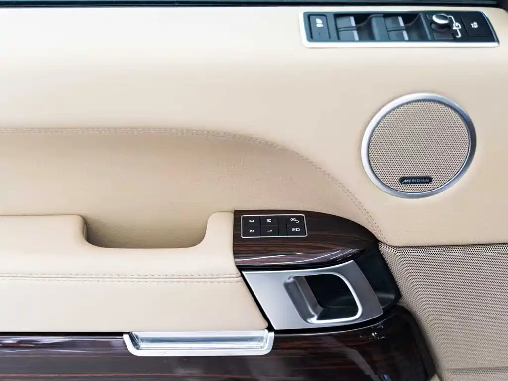 Land Rover Range Rover 2017 — фото 15