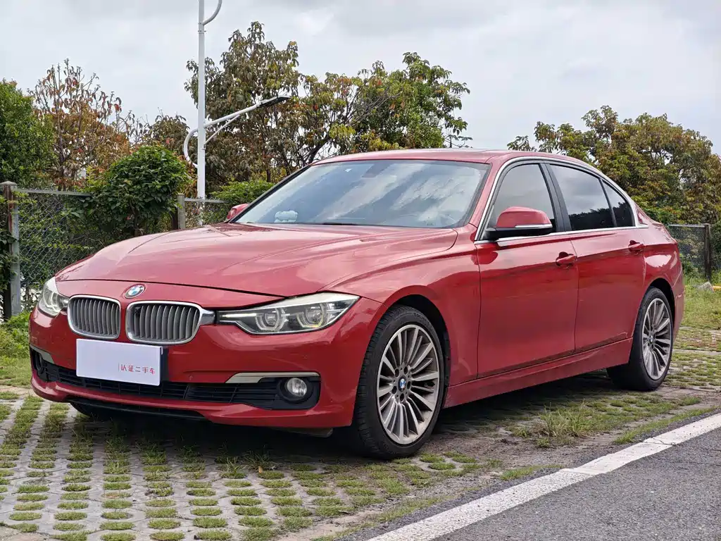 BMW 3 Series 2019 — фото 20