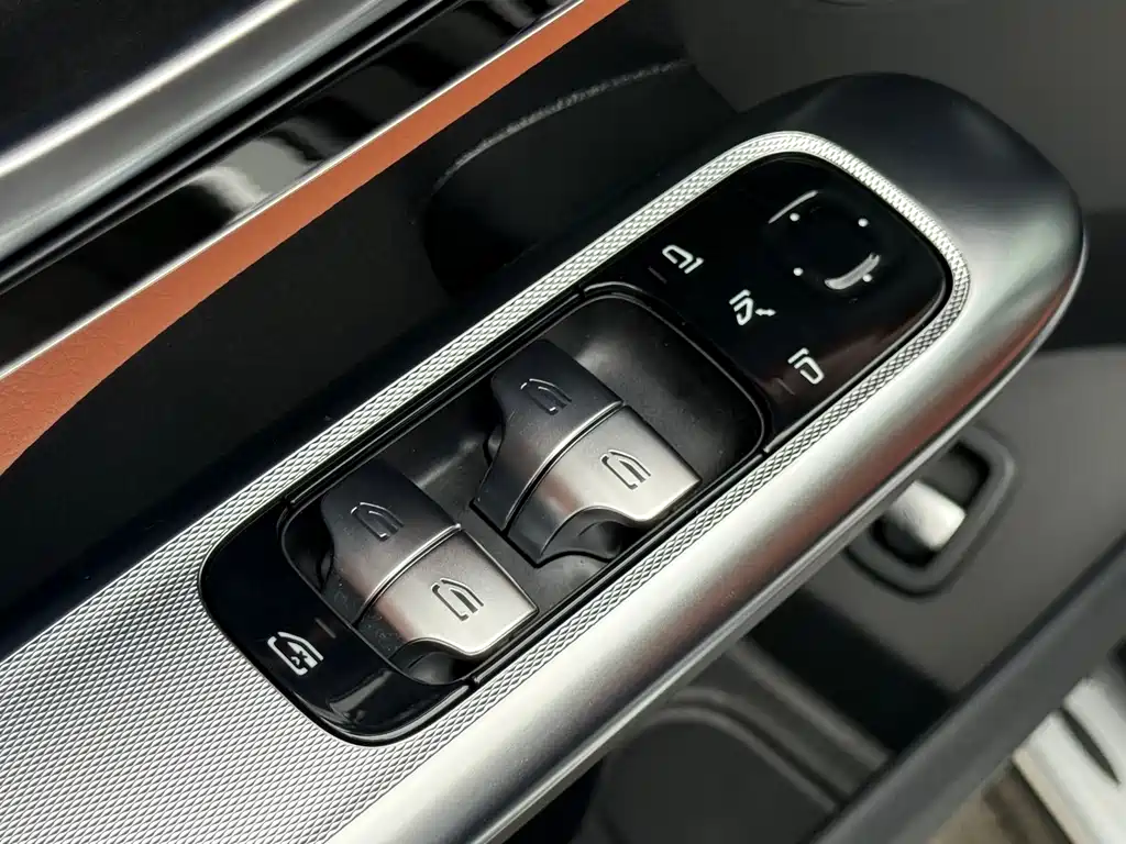 Mercedes-Benz GLC 2025 — фото 14