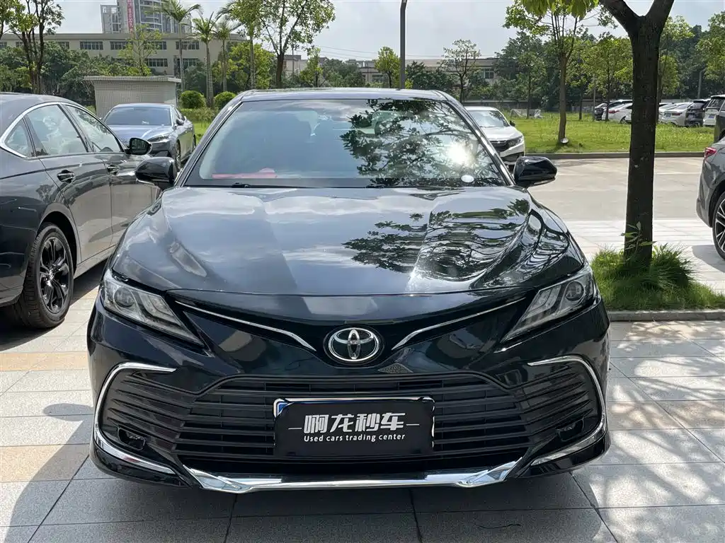 Toyota Camry 2024 — фото 2